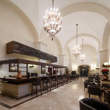 Parador De Turismo De Леон Екстер'єр фото The Café