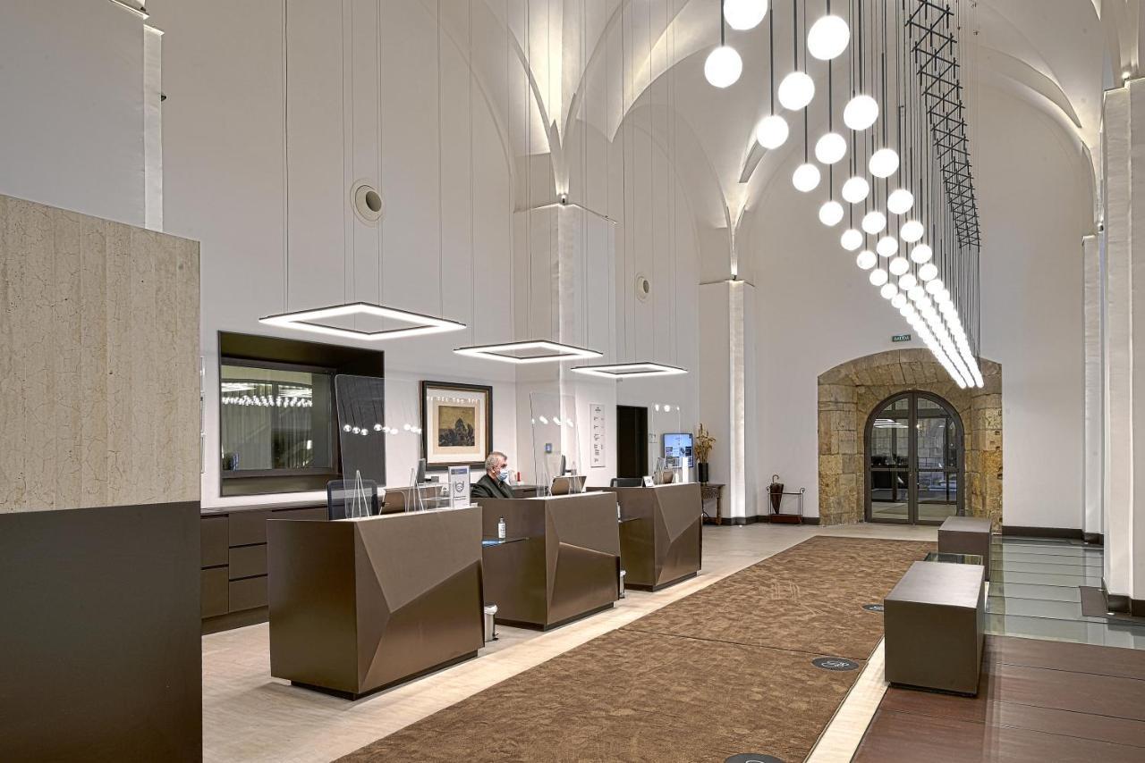 Parador De Turismo De Леон Екстер'єр фото Interior of the new building