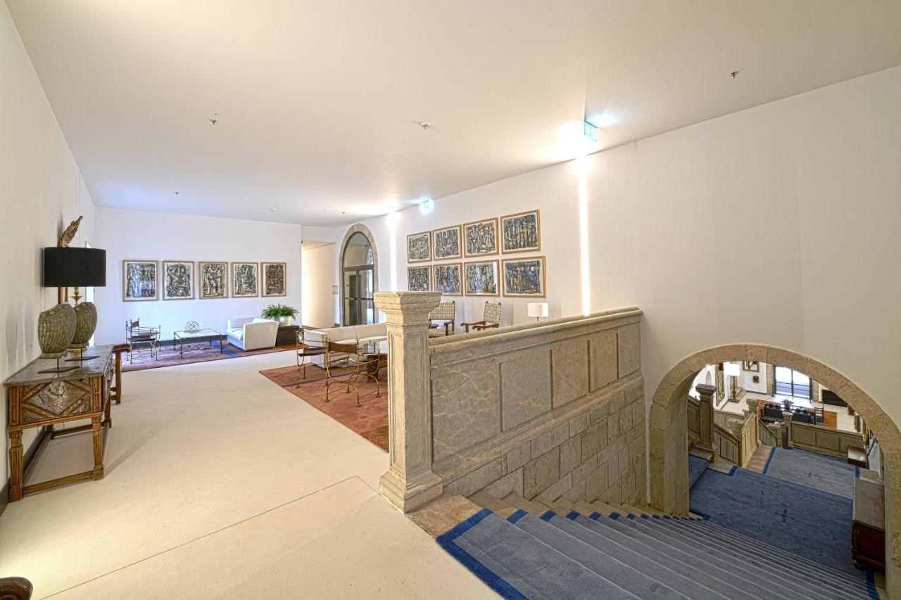 Parador De Turismo De Леон Екстер'єр фото Interior of the hotel