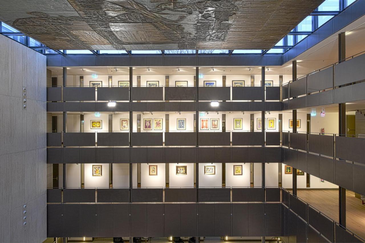 Parador De Turismo De Леон Екстер'єр фото Interior of the building