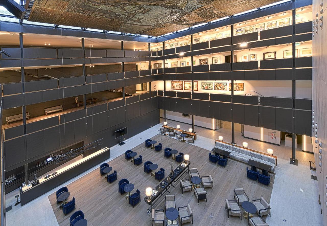 Parador De Turismo De Леон Екстер'єр фото The interior of the hotel